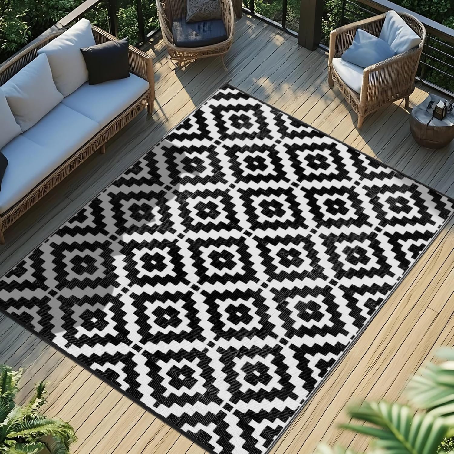 Reversible Decorative Outdoor Patio Rug